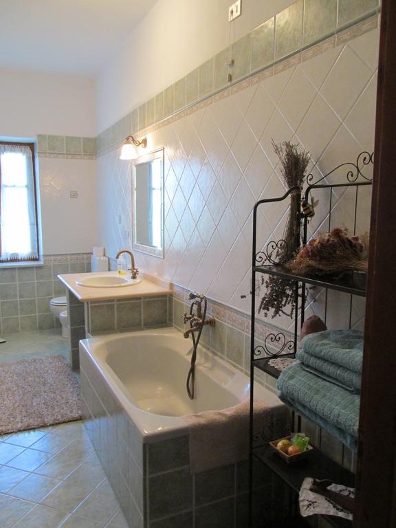 Agriturismo Arcobaleno Aramengo Room photo